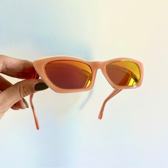 Acne Studios orange mirrored lenses cat eye sunglasses with a dangling piercing - Picture 4 of 12